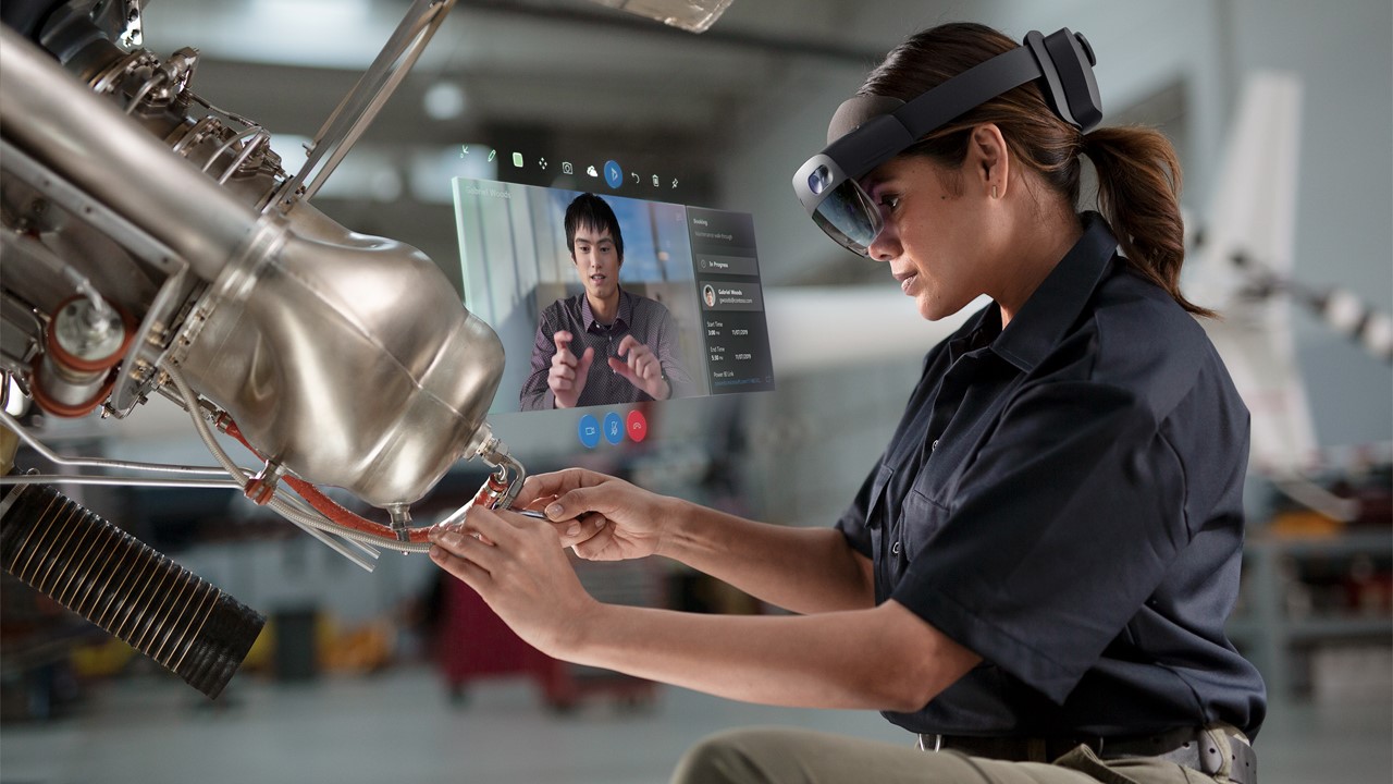 Enhance Training and Upskilling with Mixed Reality in the automotive sector.